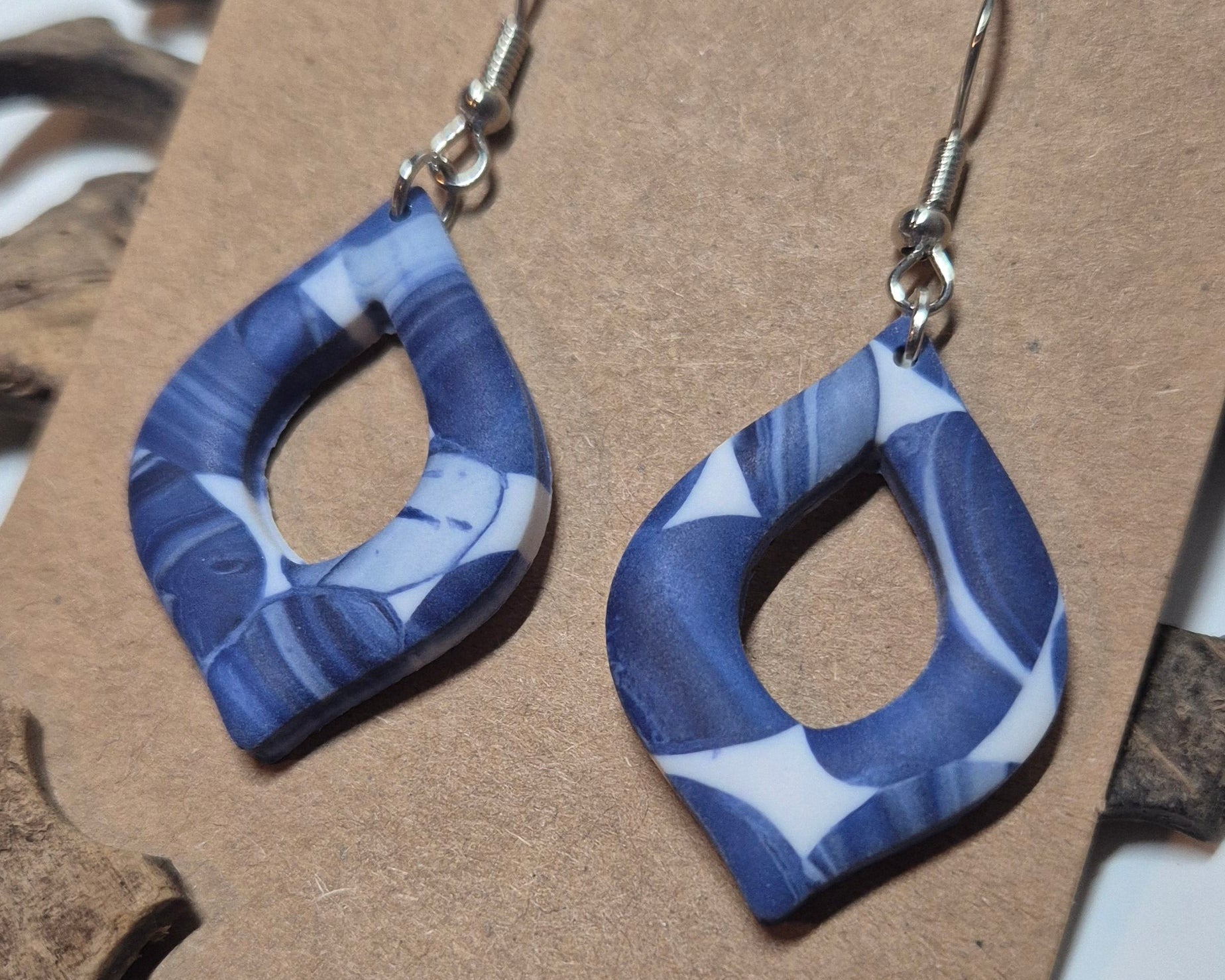 White&Blue Big Donut Drop