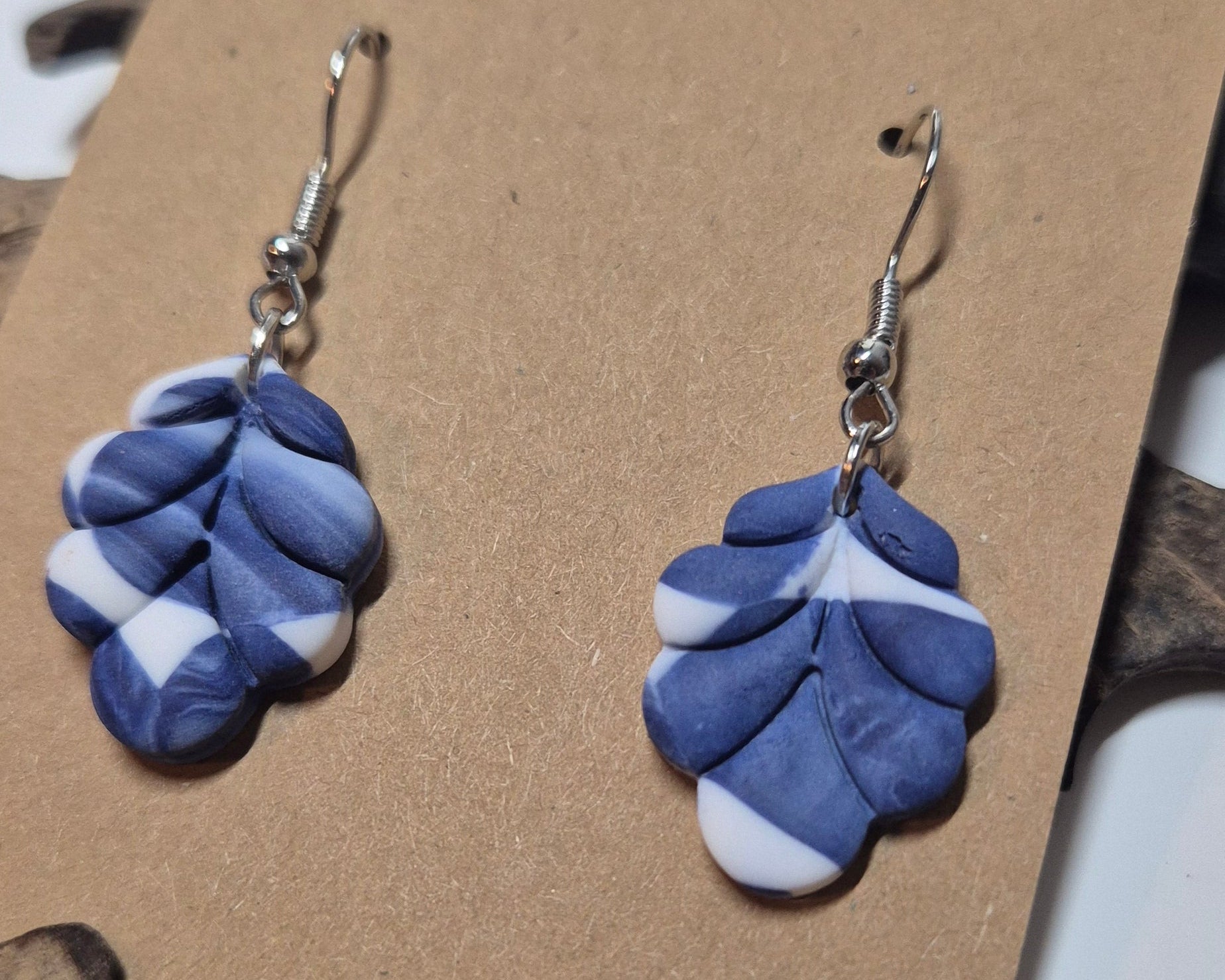 White&Blue Small Leaf