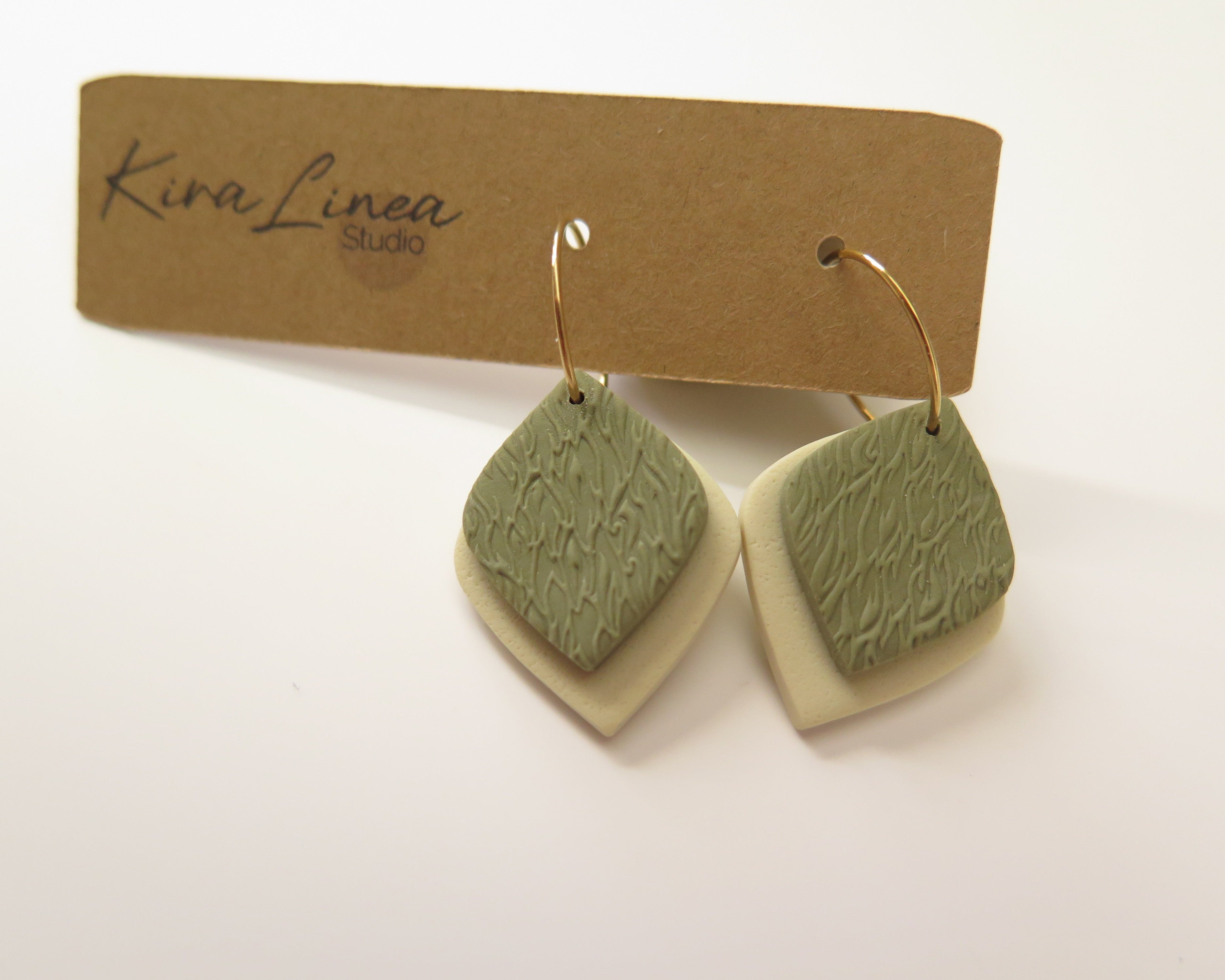 Overlapped Leafs vanilla/eucalyptus flames